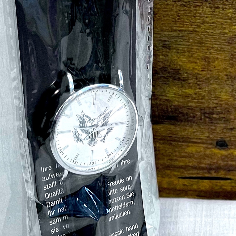 NWT Vintage E Pluribus Unum Eagle from the Great Seal of the United States Watch